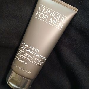 Clinique For Men Oily Skin Face Wash - Gray